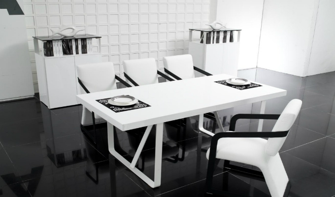 轻松而不失内涵的黑白装