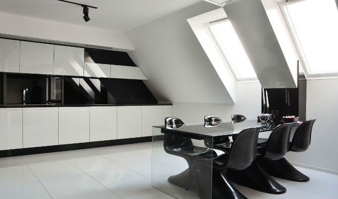 轻松而不失内涵的黑白装