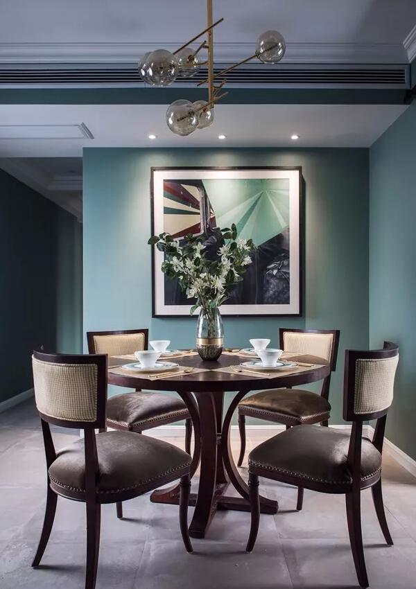 现代与复古，轻奢与简约，不仅仅是设计上的混搭，更是一种情怀的...