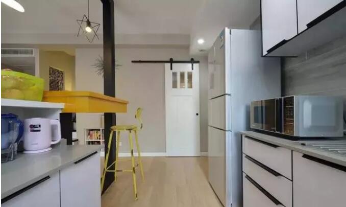 90㎡简约小复式装修，通透又充满艺术感！