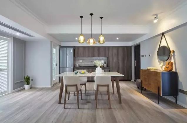 简洁质朴的简约装修，太喜欢卫生间的设计了，淋浴房还能坐着