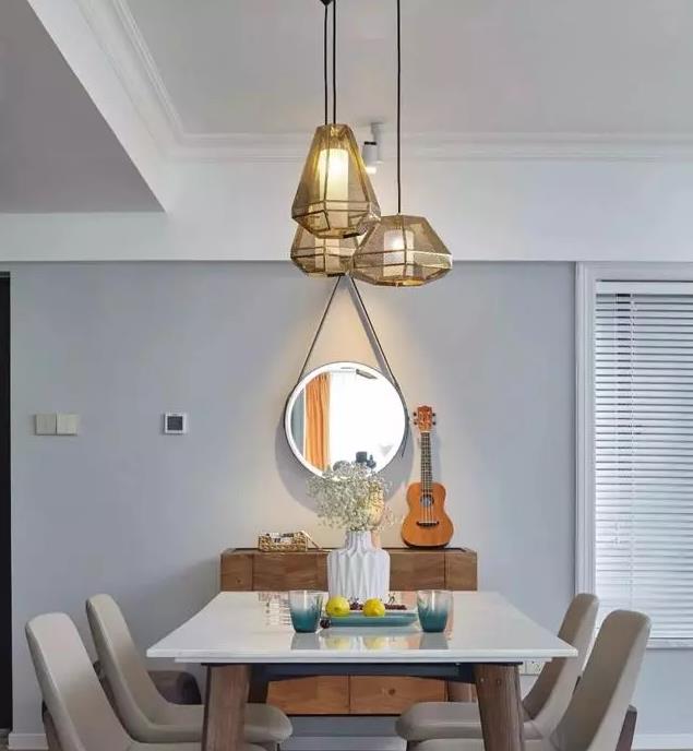 简洁质朴的简约装修，太喜欢卫生间的设计了，淋浴房还能坐着