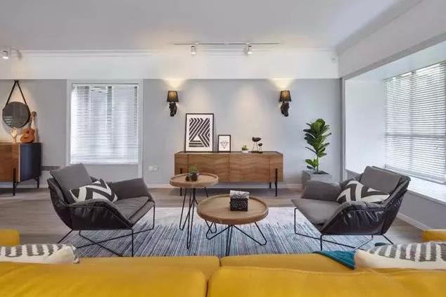 简洁质朴的简约装修，太喜欢卫生间的设计了，淋浴房还能坐着