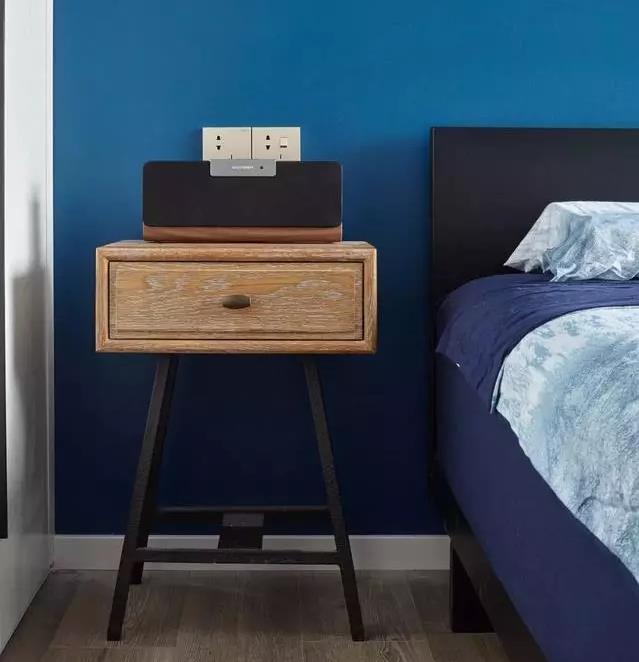 简洁质朴的简约装修，太喜欢卫生间的设计了，淋浴房还能坐着