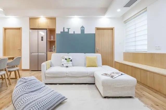 新房装修图，极简原木风的设计，全屋白色与原木色装饰，效果太棒了