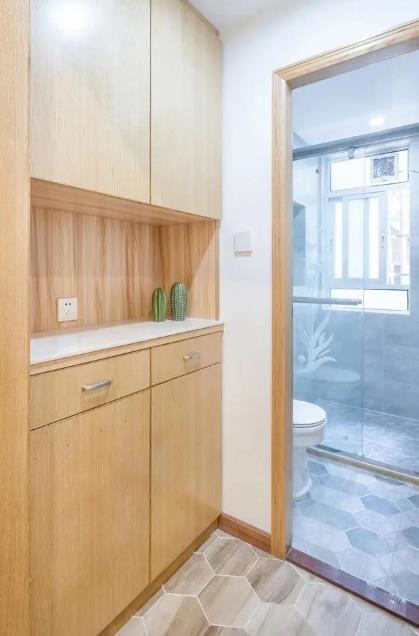 新房装修图，极简原木风的设计，全屋白色与原木色装饰，效果太棒了