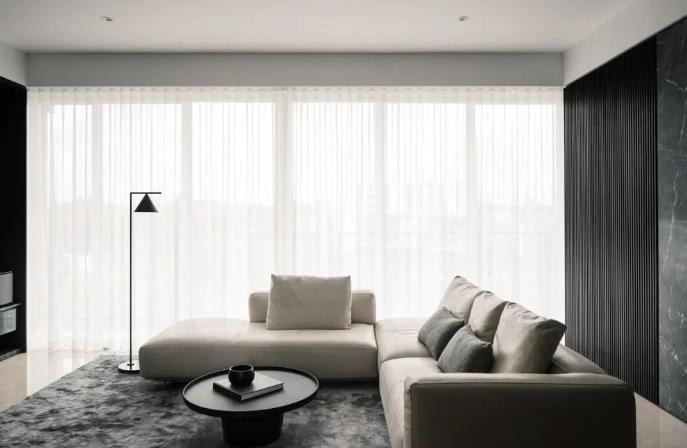 每一次的黑白灰，都是对简约却不简单的极致探讨！