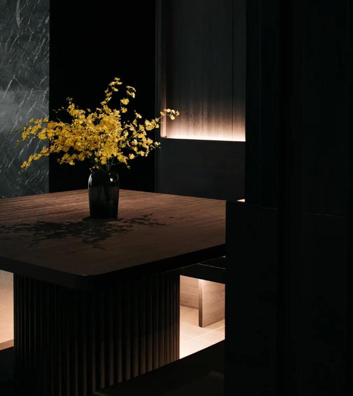 每一次的黑白灰，都是对简约却不简单的极致探讨！