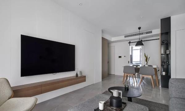 黑白灰装修且留白设计，更加宽敞明亮！