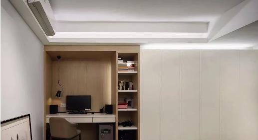 新房装修衣柜这样做看起来更加简洁，不用担心顶面上落灰难打扫。