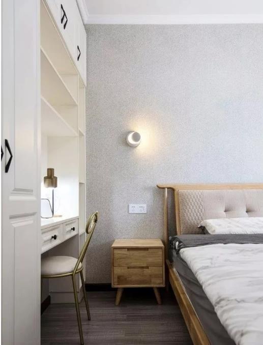 新房装修衣柜这样做看起来更加简洁，不用担心顶面上落灰难打扫。