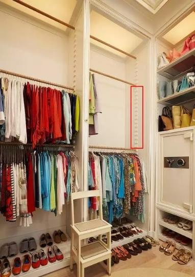 新房装修衣柜这样做看起来更加简洁，不用担心顶面上落灰难打扫。