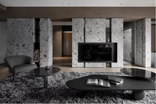 人文及入沉稳的风格