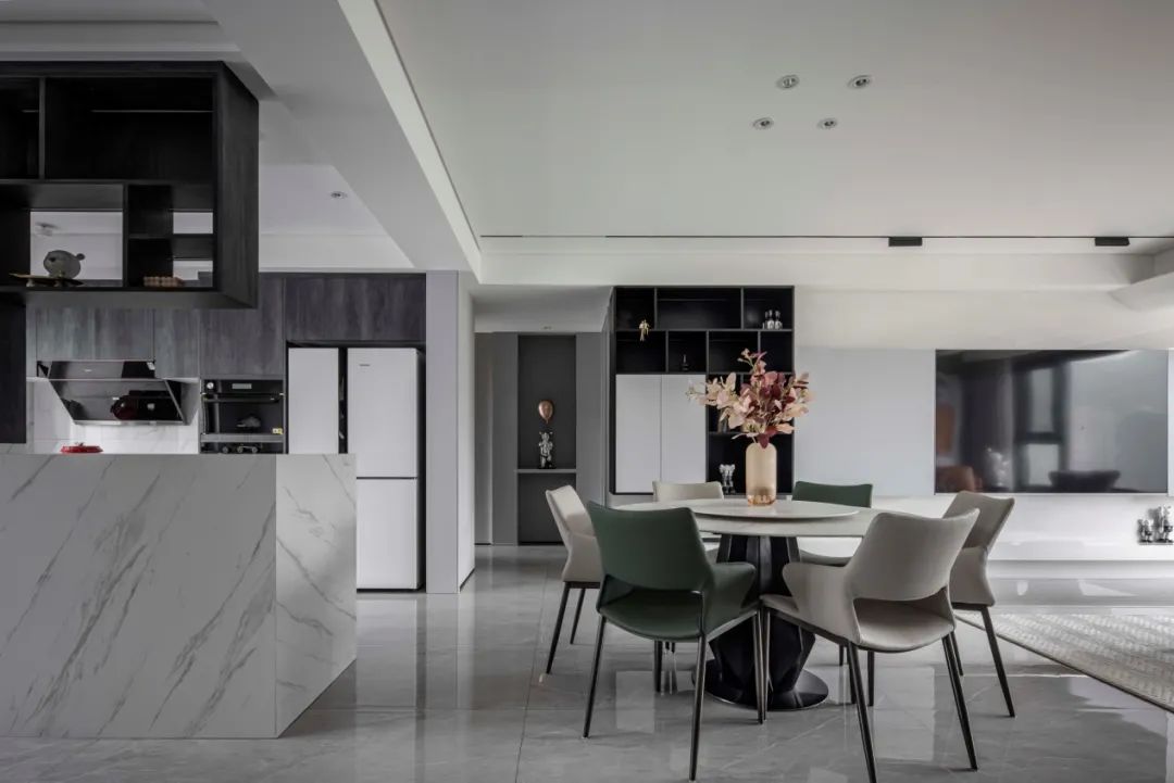 空间尺度的无限延伸