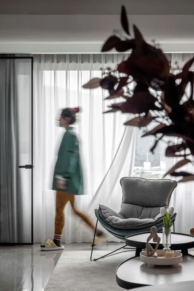 空间尺度的无限延伸