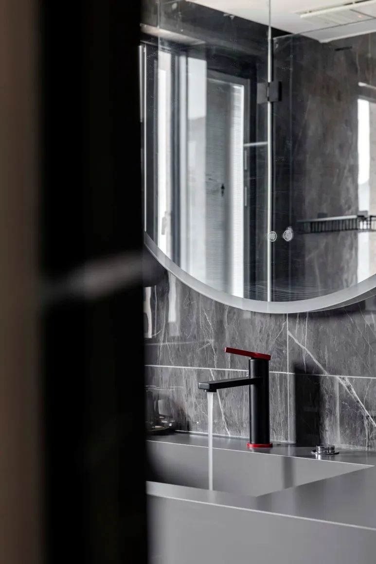 空间尺度的无限延伸