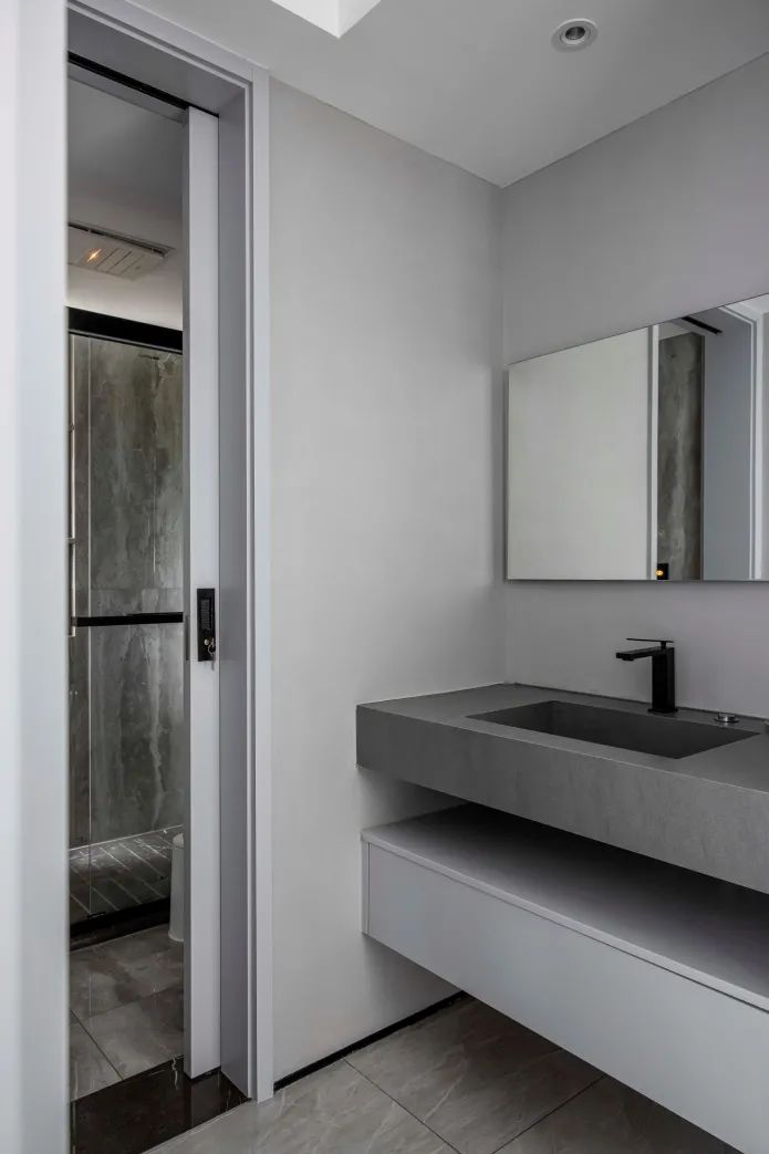 空间尺度的无限延伸