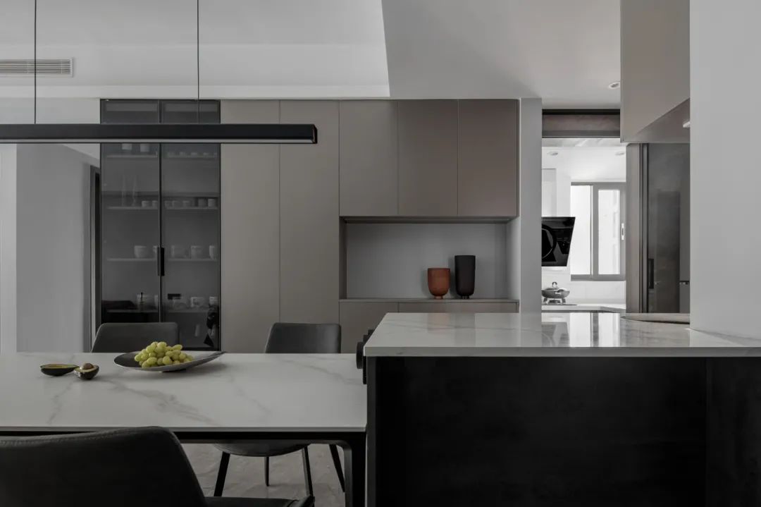 130㎡四室改两室，诠释大地色极简之美