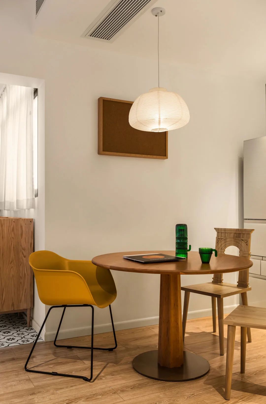 衣帽间、浴缸和壁炉通通拥有，最受女生欢迎的90㎡Chic风家