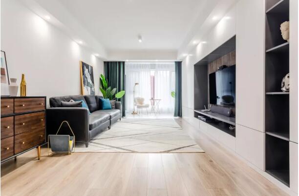 简约风三居室，喜欢玄关的六边砖设计！