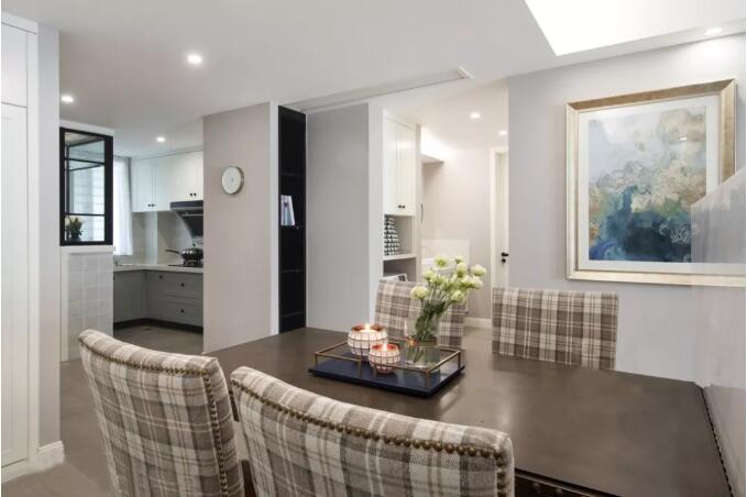 浅色调搭配静谧的蓝色，营造出一份安逸的空间感受!