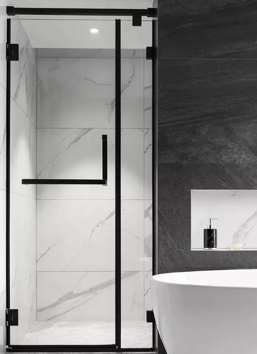 天花吊平顶+无主灯设计