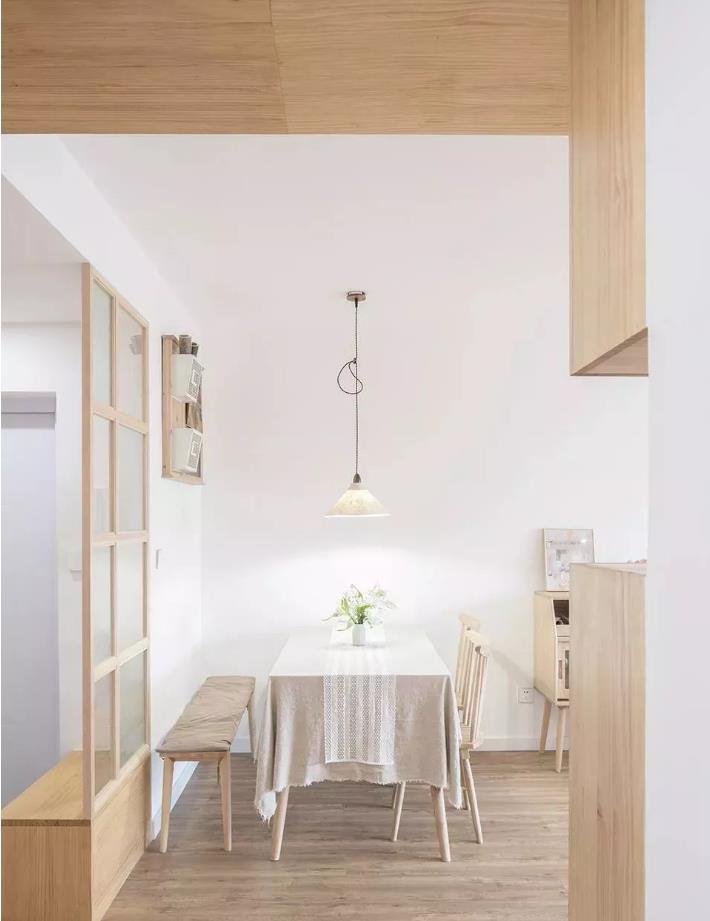 74平的原木风小户型二居室，喜欢这种简洁的设计