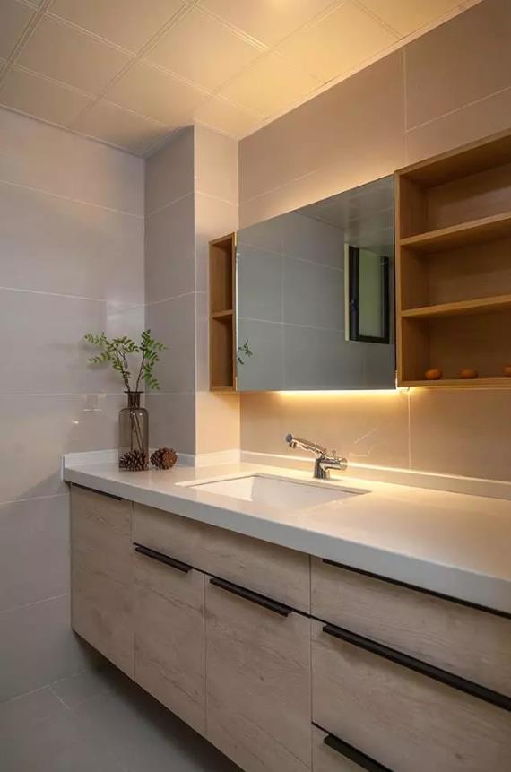 玄关别再傻傻打柜子了，现在流行这么做，漂亮大方而且实用！