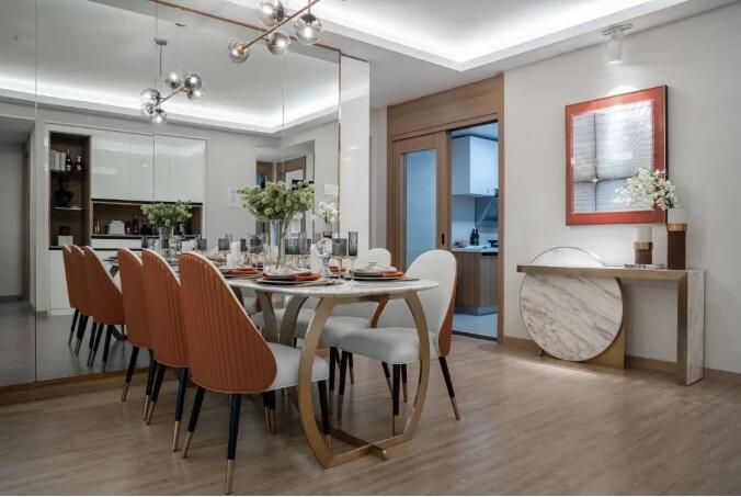 金属与石材的质感让空间显得更加华丽高级而档次