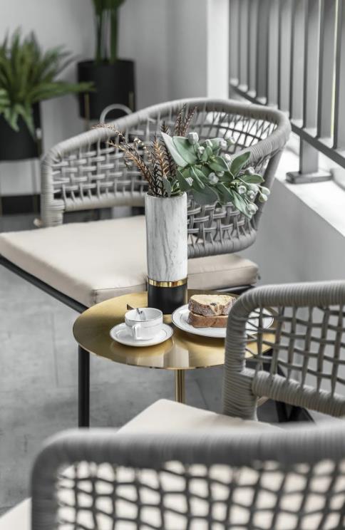 110平现代轻奢风格装修，嵌入式大理石背景墙